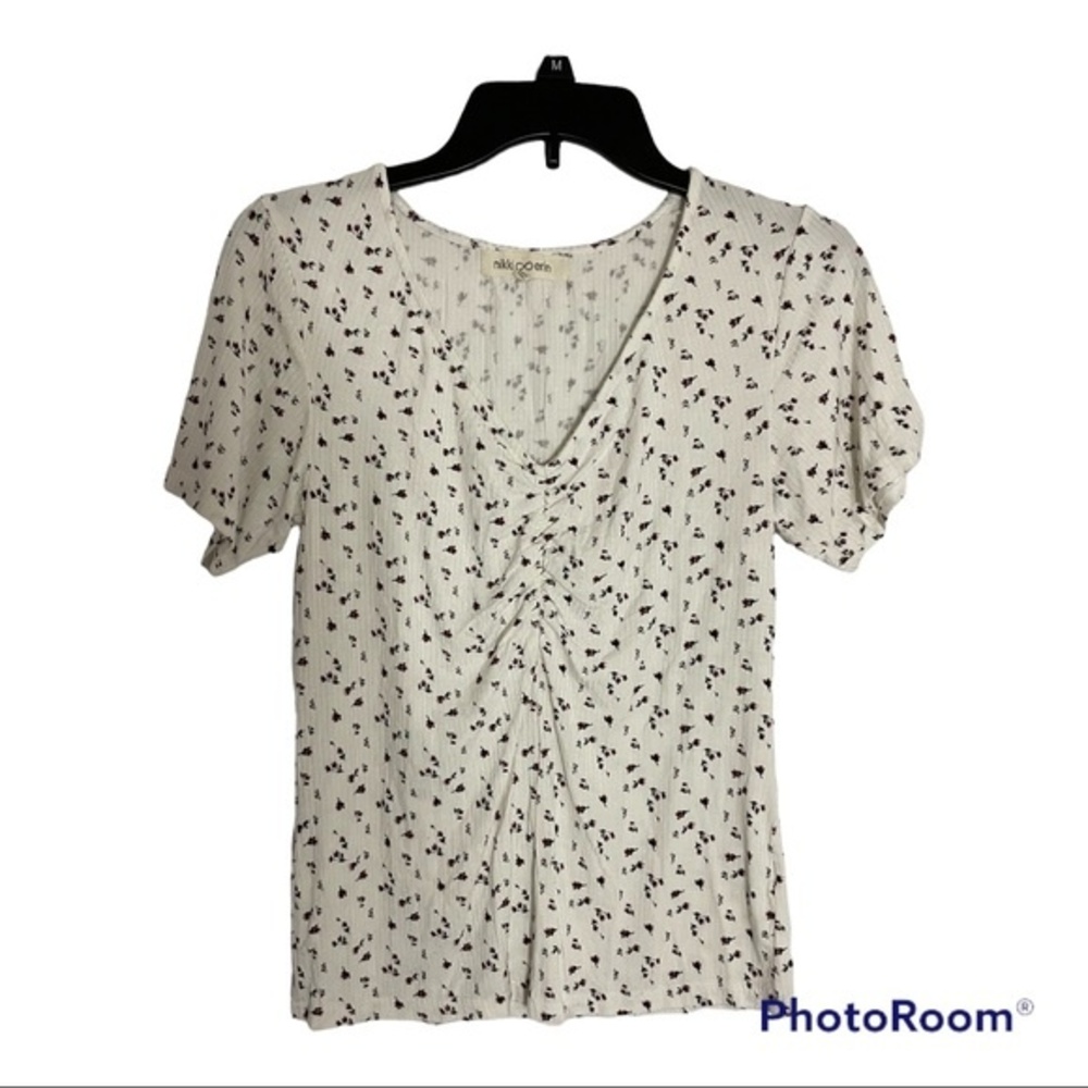 Nikki & Erin V-Neck Womens Shirt, Floral Print, Size Medium